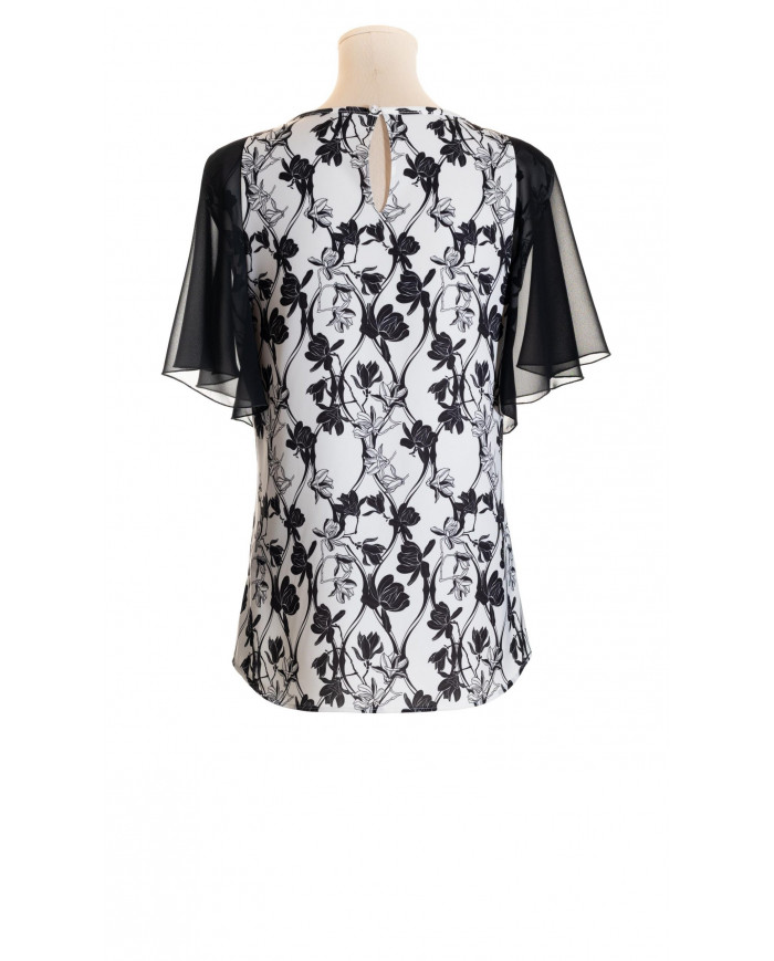 Blanco y negro con mangas de gasa