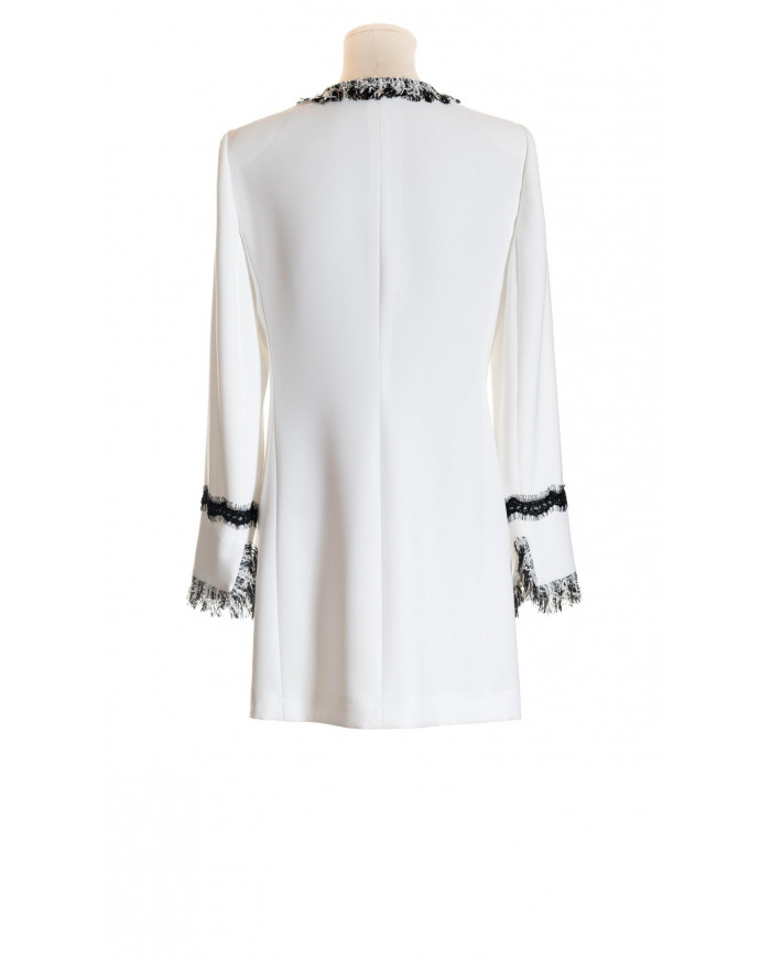 Chaqueta levita con adornos en tweed y encaje